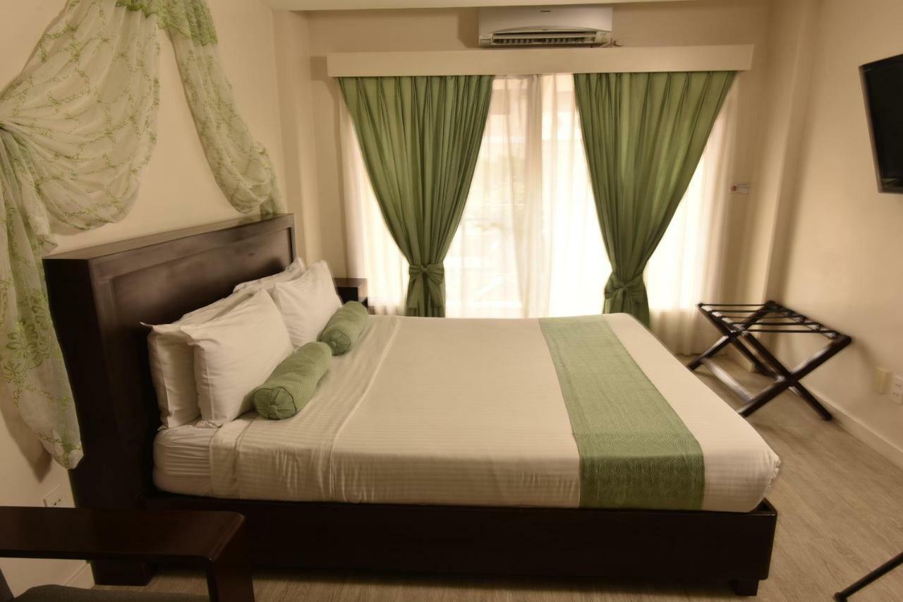 Subic Coco Hotel Olongapo Exterior foto