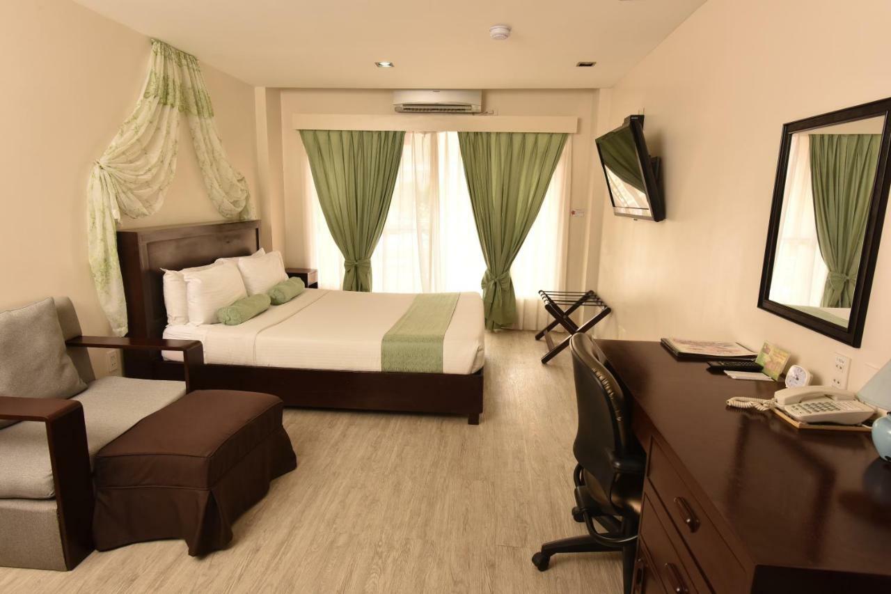 Subic Coco Hotel Olongapo Exterior foto